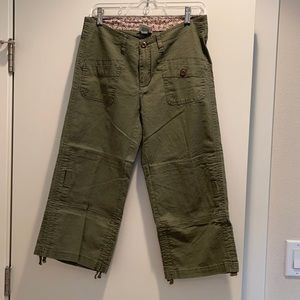 Magellan capris size 4